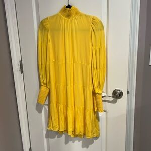 Alice & Olivia yellow dress lined size 0 NWT but can fit size 2 or 4